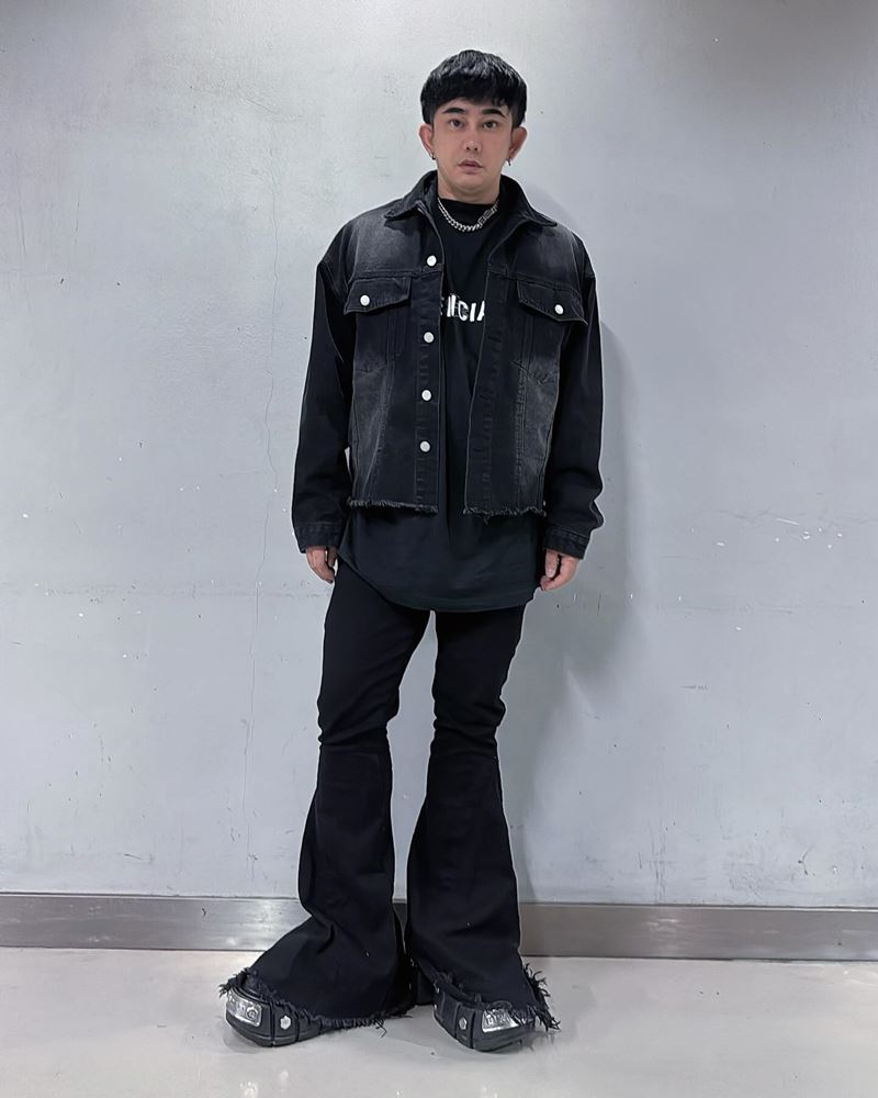 พชร์ อานนท์