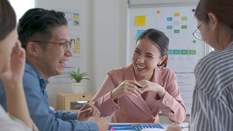 การพูดคุยที่ดีในที่ทำงานย่อมส่งผลดีต่อสุขภาพจิต