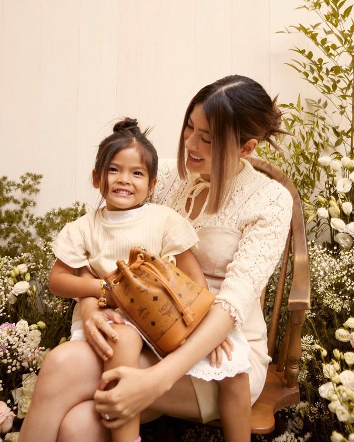 น้องมีญ่า