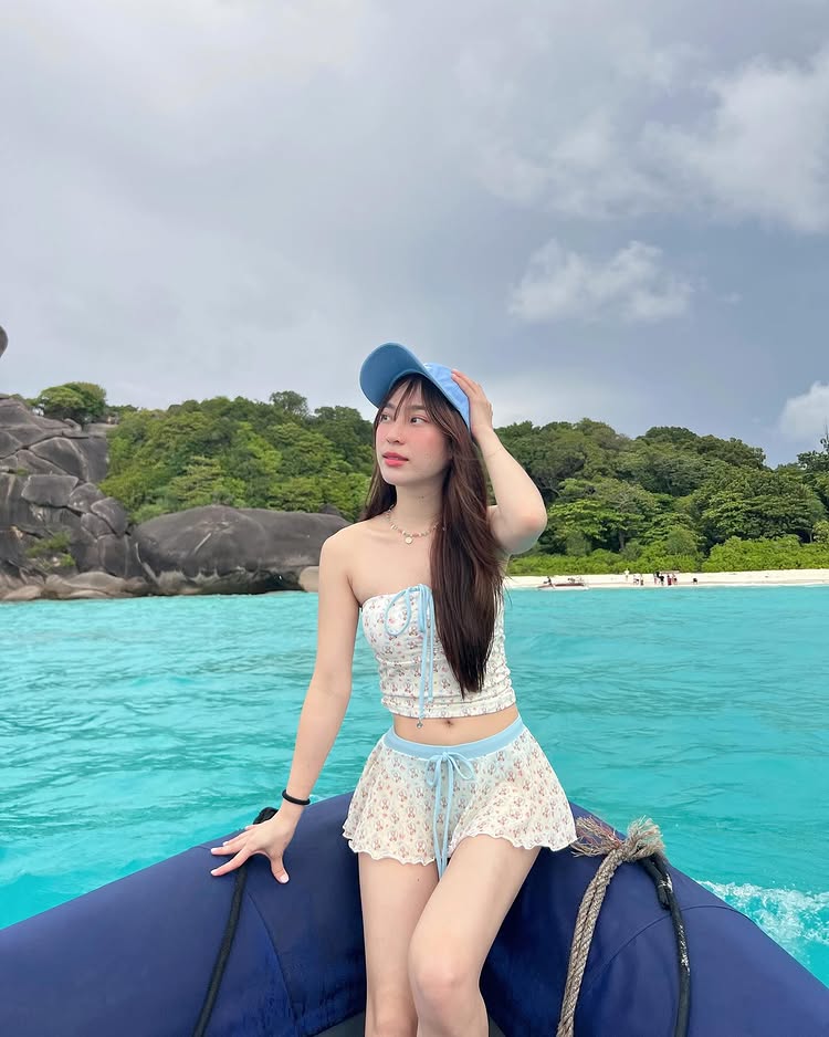 ดรีม อภิชญา แจกความสดใส นุ่งสั้นเที่ยวทะเล โชว์หุ่นขาวออร่าริมหาด