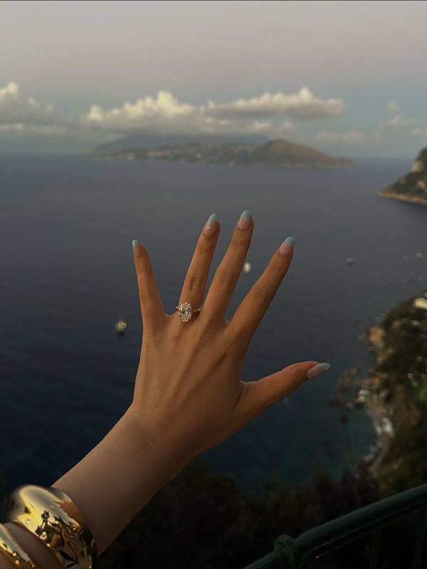 มีมี่ ทายาทนามสกุลดัง ถูกแฟนหนุ่มขอแต่งงานที่อิตาลี