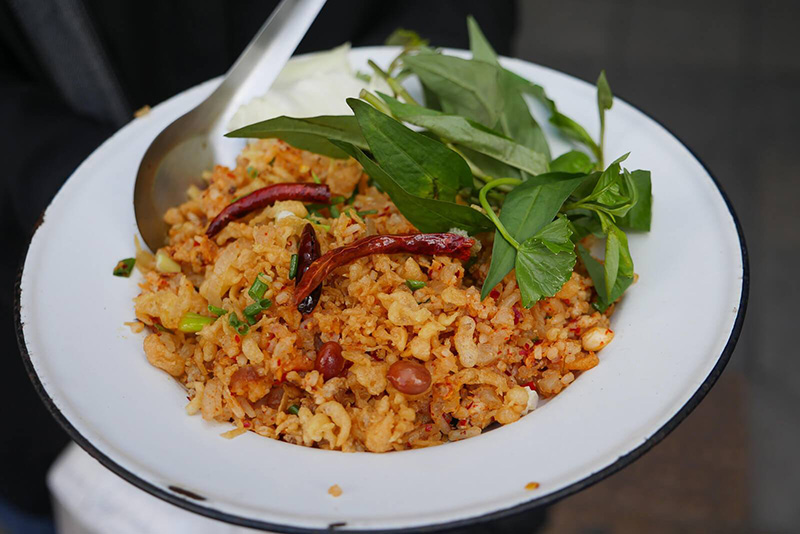 ร้านยำแหนมข้าวทอด