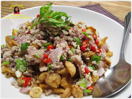 ยำเห็ดทอด
