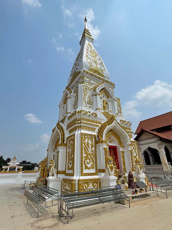 พระธาตุประจำวันเกิด