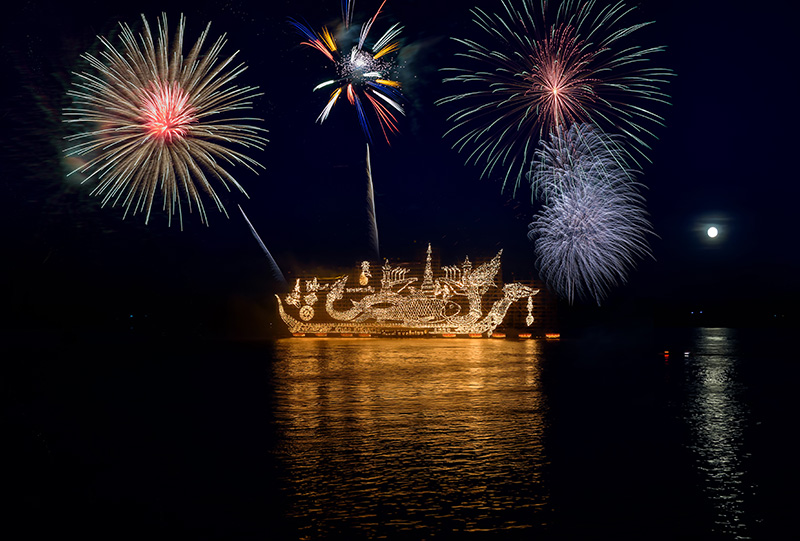 ที่เที่ยวเดือนตุลาคม 2568 ไหลเรือไฟ