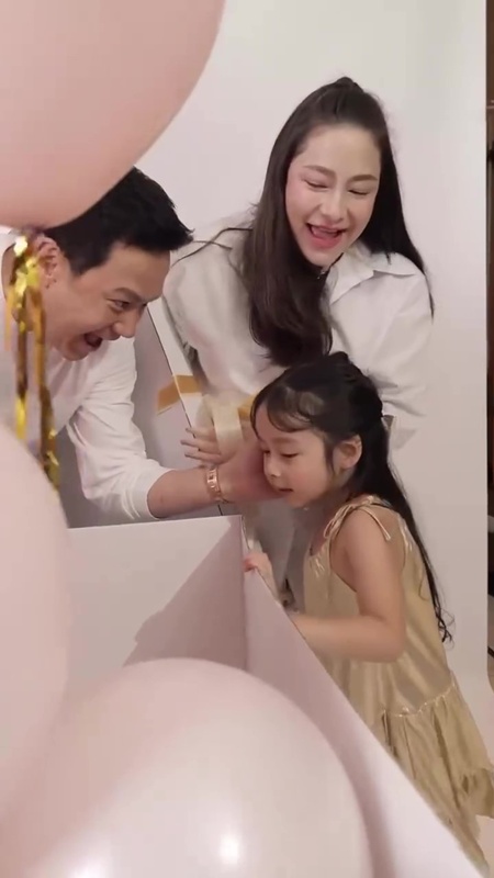 ฟลุค - นาตาลี เฉลยเพศลูกคนที่ 2