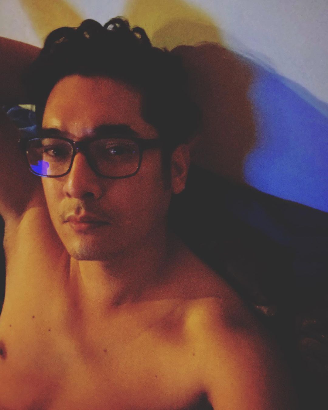 วี วีรภาพ