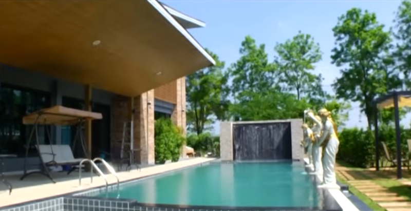 บ้าน ฟิล์ม รัฐภูมิ สรว่ายน้ำ