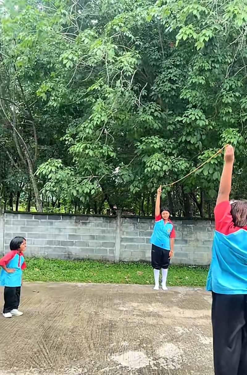 กระโดดยาง
