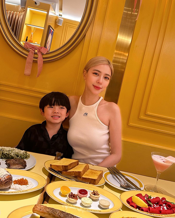 อุ้ม ลักขณา