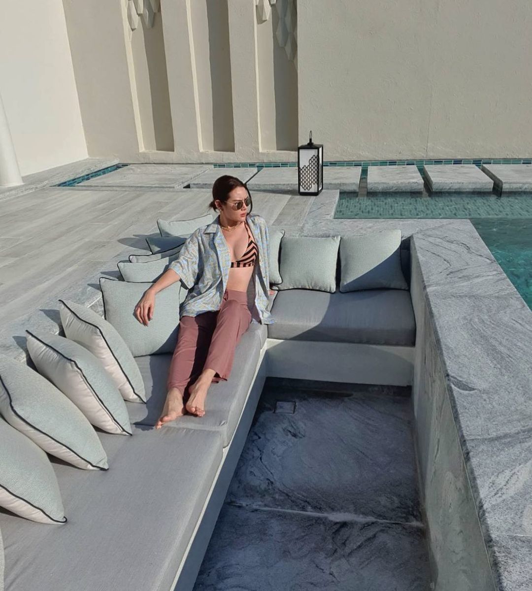 หญิง รฐา