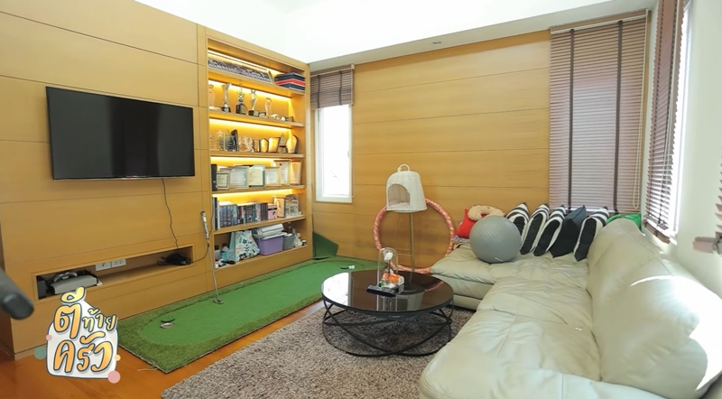 บ้าน มิ้นต์ ชาลิดา ห้องนั่งเล่น