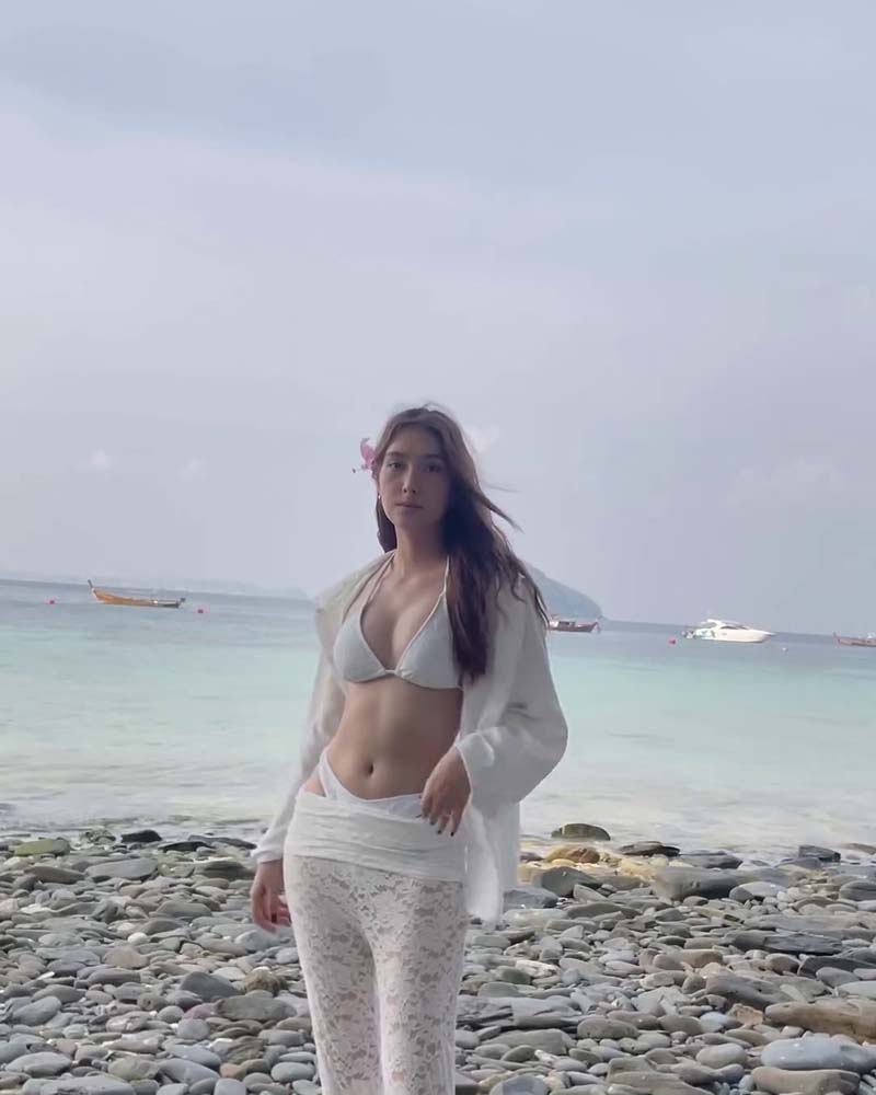 ฮาน่า ลีวิส แซ่บต่อไม่รอแล้วนะ ล่าสุด ใส่บิกินี่ล่องเรือชมวิวทะเล 