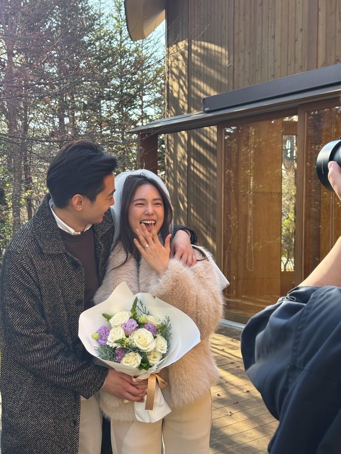 บัว นลินทิพย์ ถูกแฟนหนุ่ม เซอร์ไพรส์คุกเข่าขอแต่งงาน