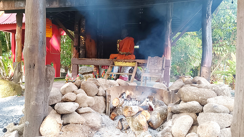 กฏิหลวงพ่อแหวง อาภากโร