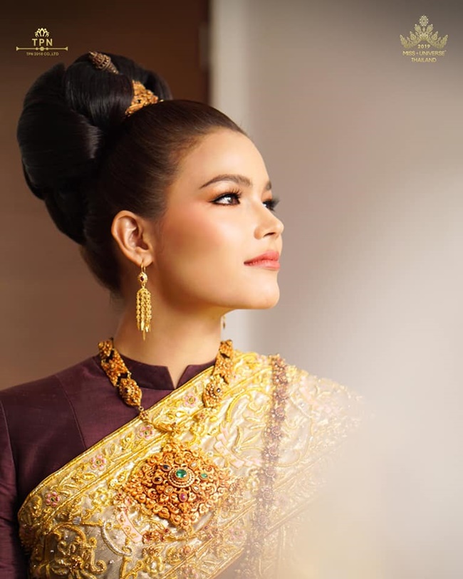 ฟ้าใส ปวีณสุดา