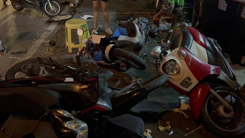 แอล กมลวรรณ, กรุงศรีวิไล, ดาราขับรถชน