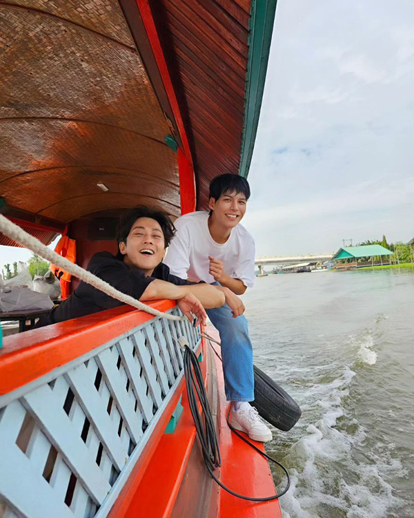 คัลแลน พี่จอง ล่องเรือ