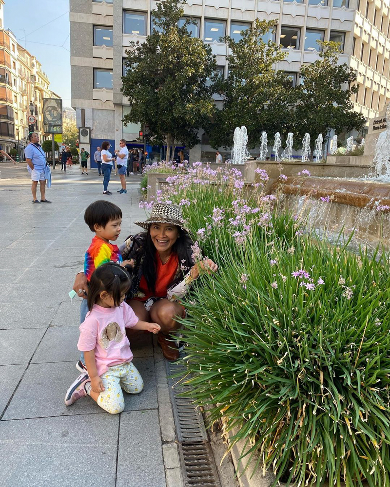 แม่ มาร์กี้ น้องมีก้า น้องมีญ่า