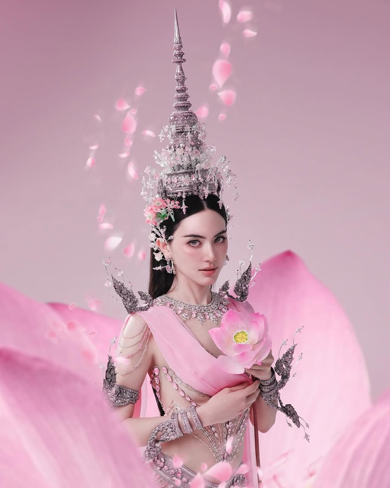 ใหม่ ดาวิกา