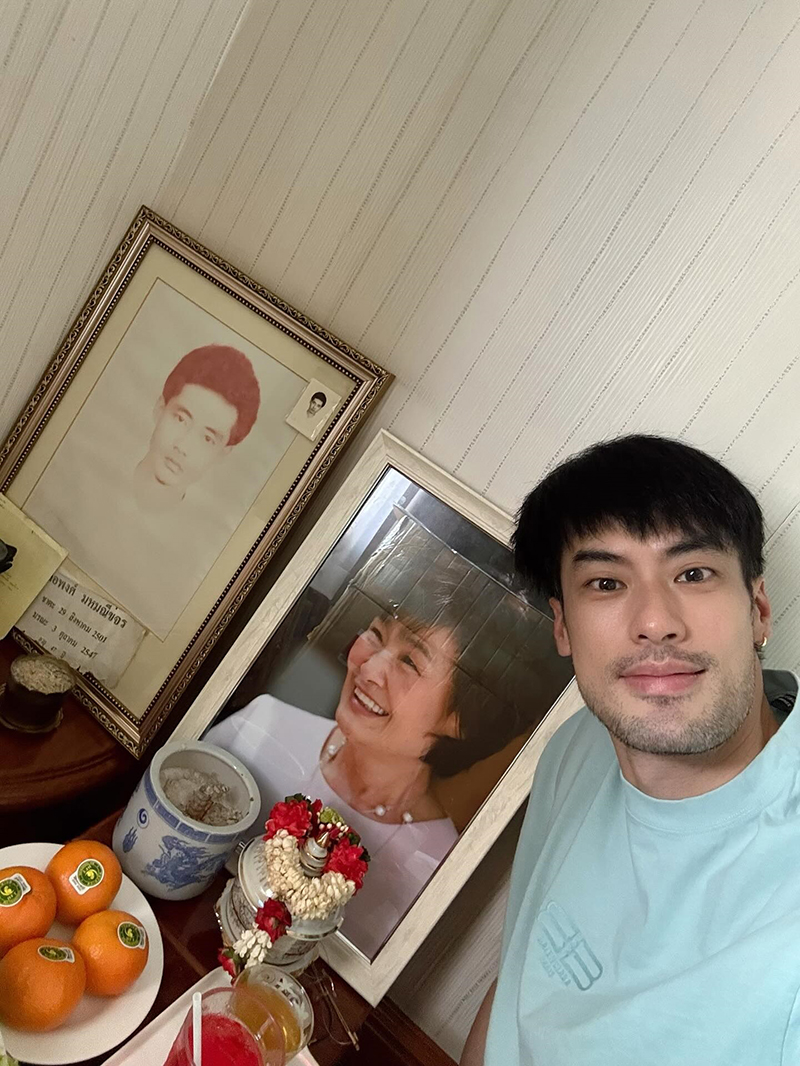 บอย ปกรณ์ เปิดภาพอบอุ่นใจ นำอัฐิคุณพ่อกลับบ้าน