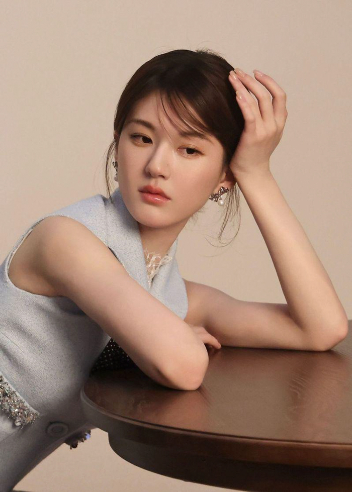 จ้าวลู่ซือ