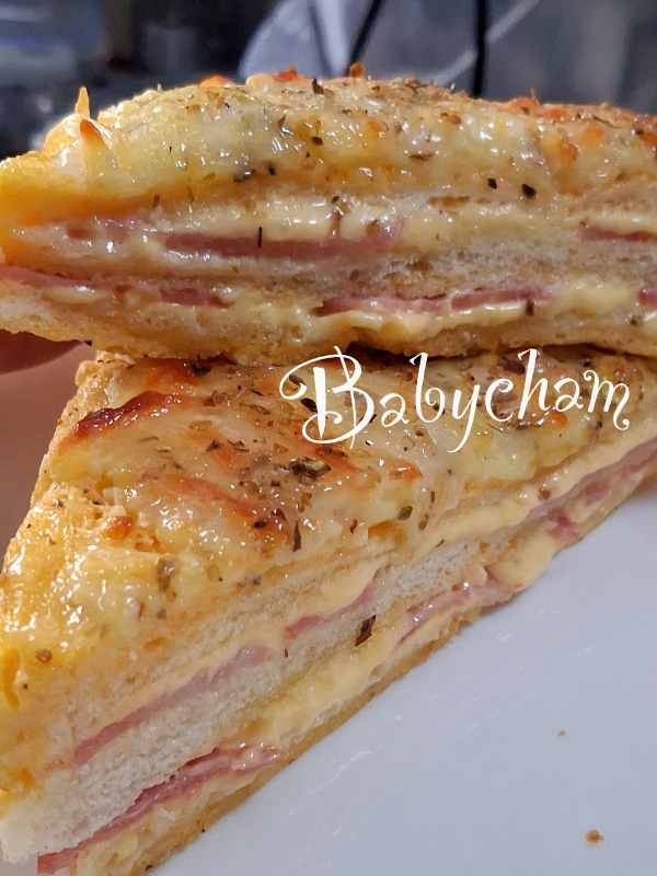 คร็อกเมอซีเยอ (Croque-Monsieur) อาหารเช้า แซนด์วิช สูตรขนม