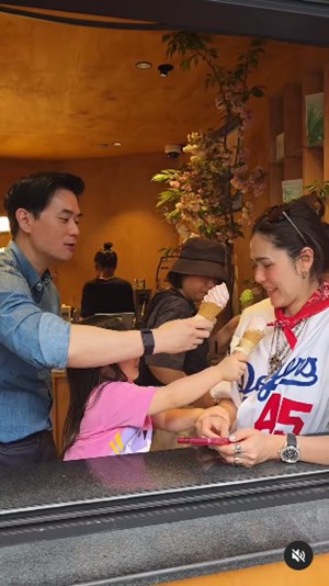 น็อต วิศรุต เสิร์ฟหวาน ชมพู่ อารยา กลางเซี่ยงไฮ้