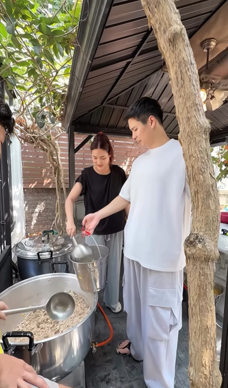 ปุ๊กลุก ไมค์ ช่วยหมาจร