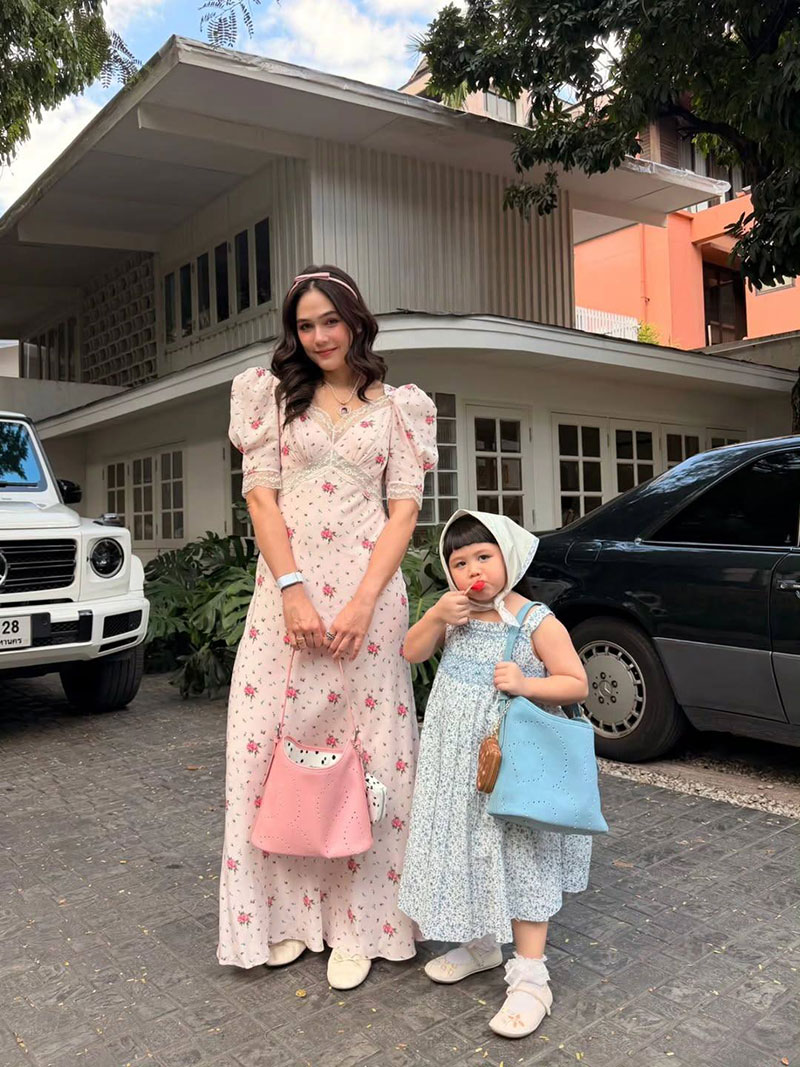 แม่ชม น้องเกล