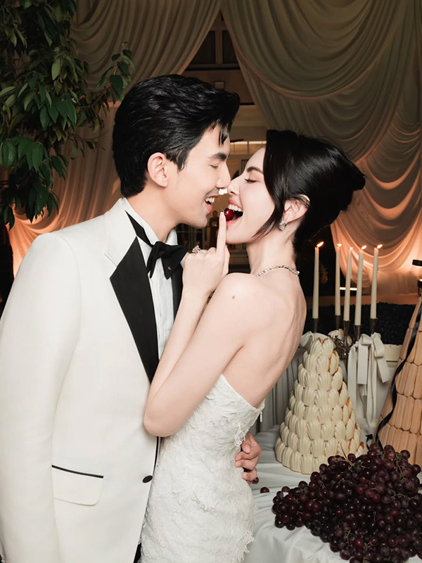 เต๋อ ฉันทวิชช์ ใหม่ ดาวิกา ลงภาพคู่บนเตียงแจกความหวาน