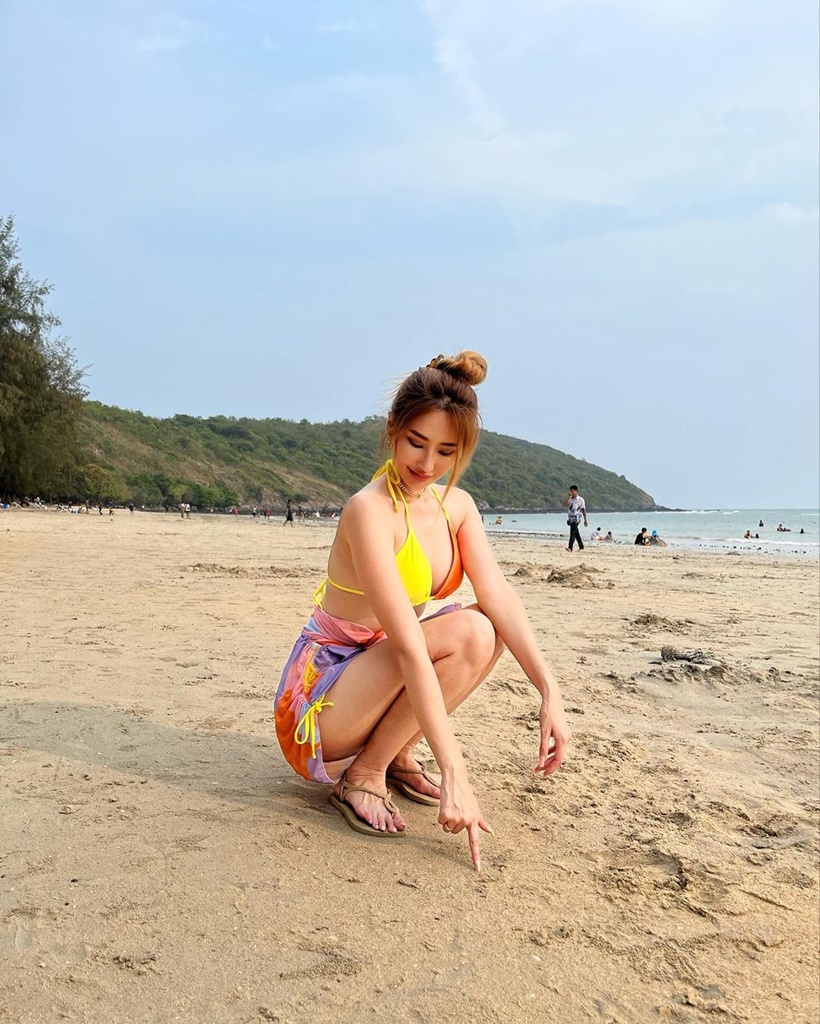 เมย์ สิรินทร์