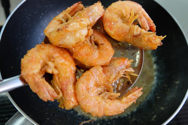 กุ้งคั่วพริกเกลือ