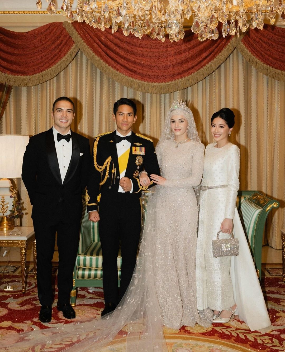 ไฮโซเจน เจนธิรา