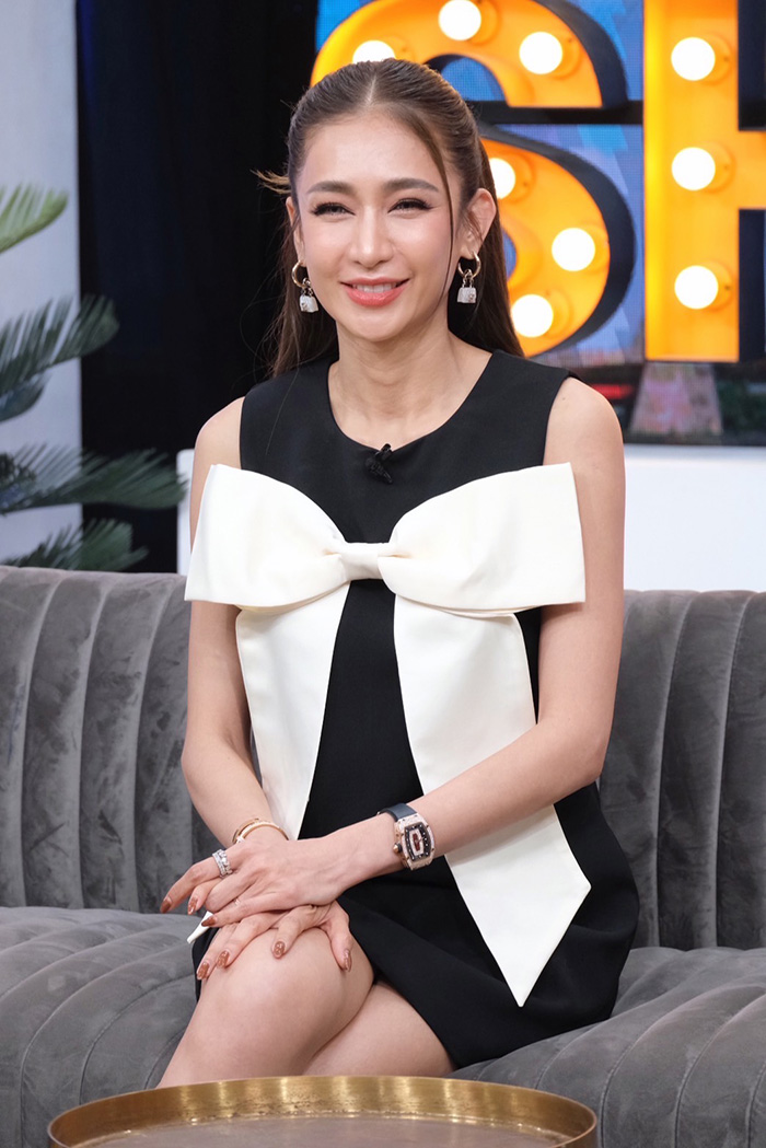 เนย โชติกา