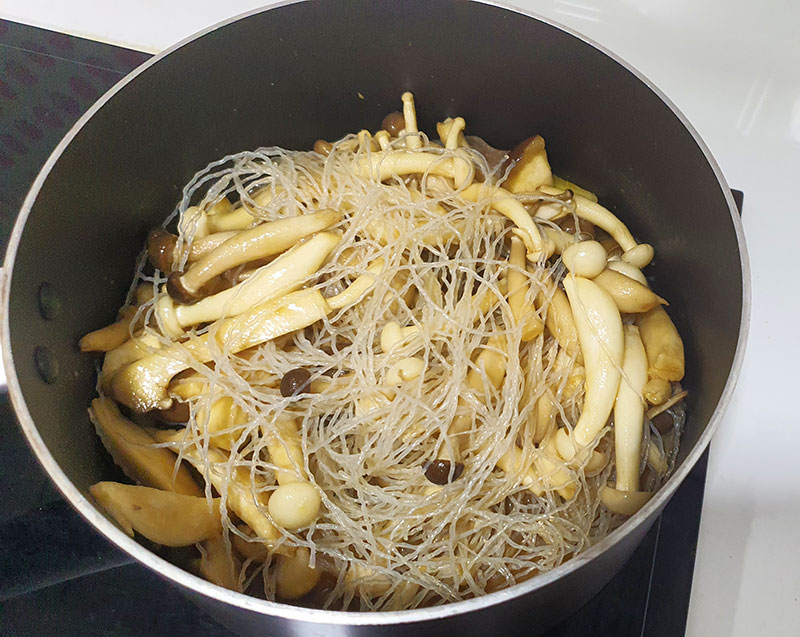 เห็ดอบวุ้นเส้น