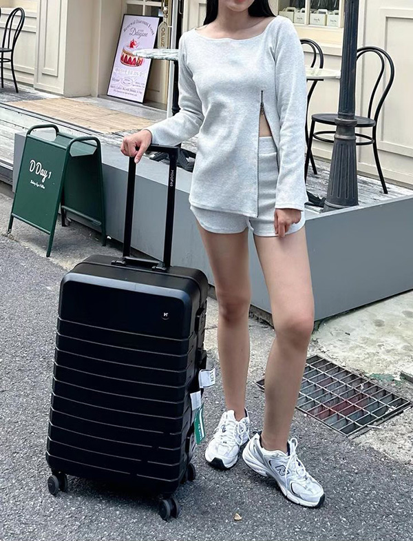กระเป๋าเดินทาง 24 นิ้ว Moof49 Luggage