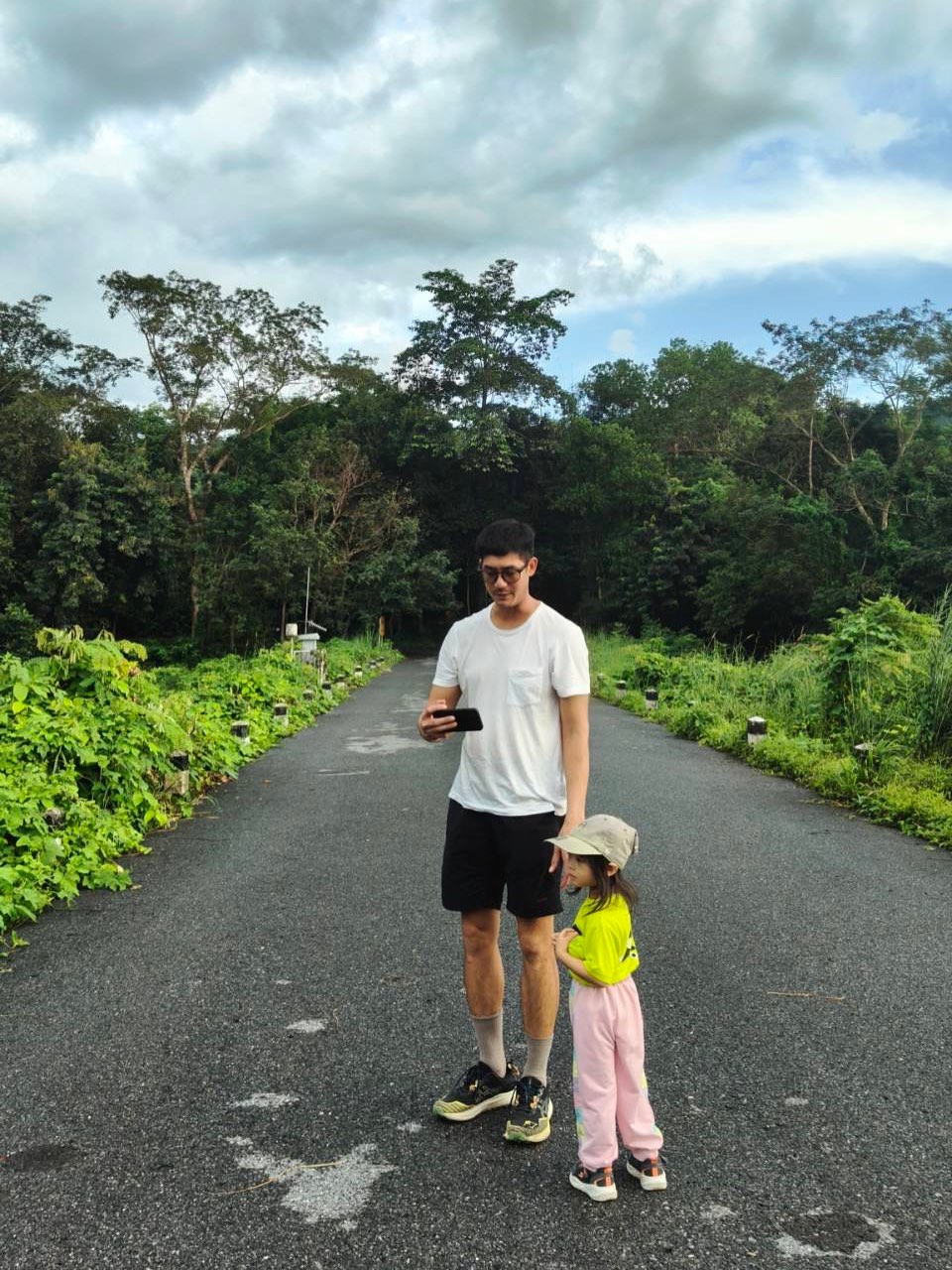 เวียร์ ศุกลวัฒน์ พาวิกกี้ น้องวิริน ไปพักผ่อนที่บ้านสวน