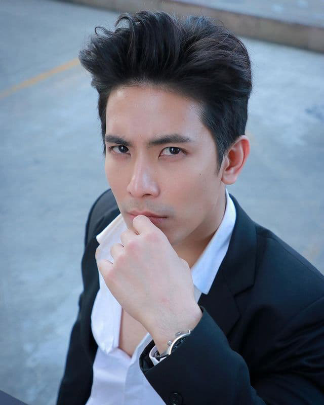 สน ยุกต์, ซิกแพกดาราชาย