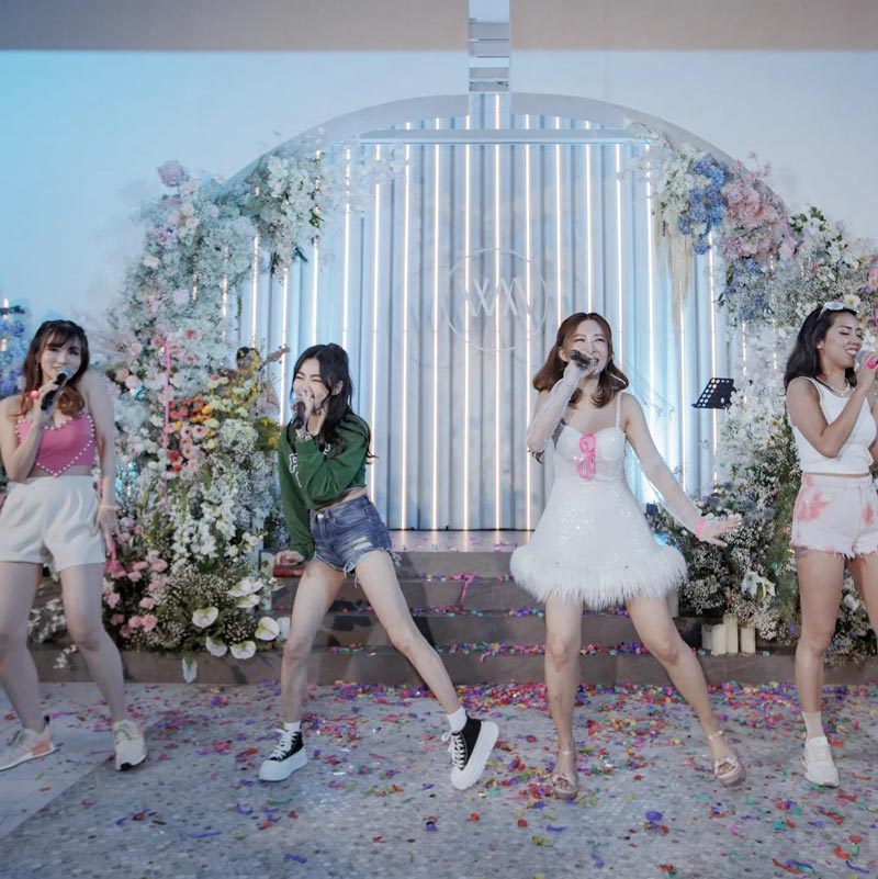 เกิร์ลลี่ เบอร์รี่