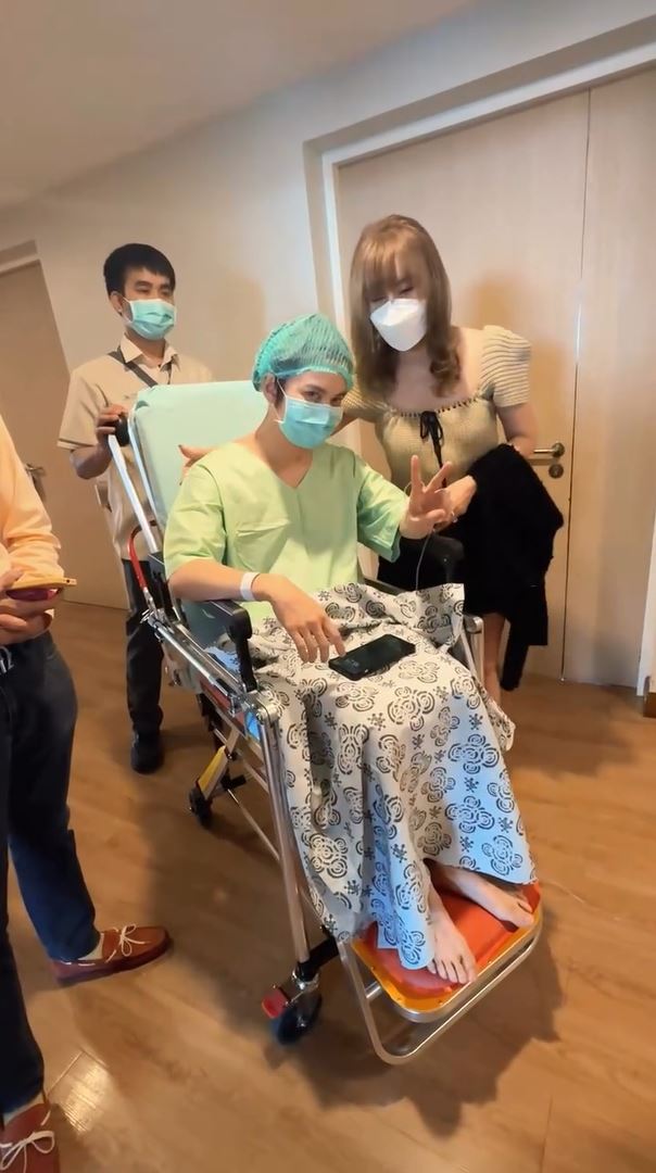 กอล์ฟ พิชญะ จิตตกป่วยหนักจนต้องเจาะคอ