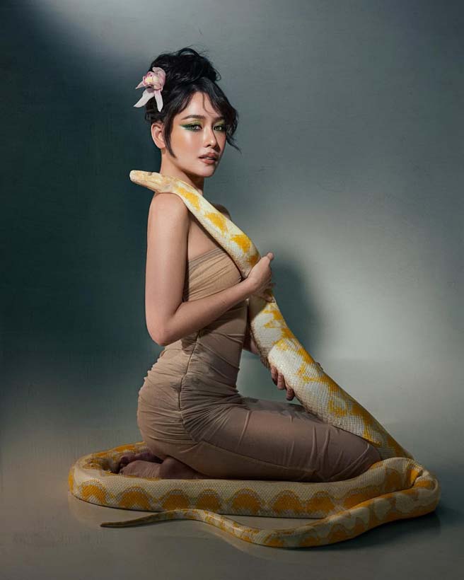 โม อมีนา