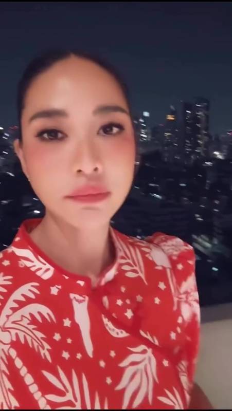 พลอย เฌอมาลย์ พาทัวร์คอนโดหรูกลางเมือง