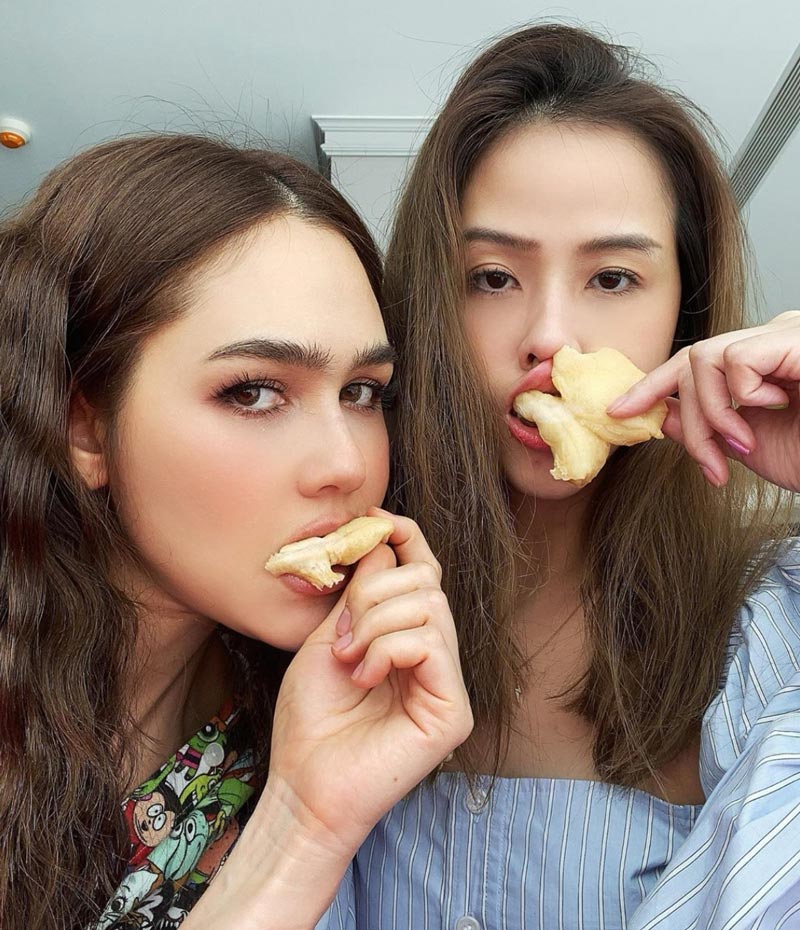 พลอย ชวพร