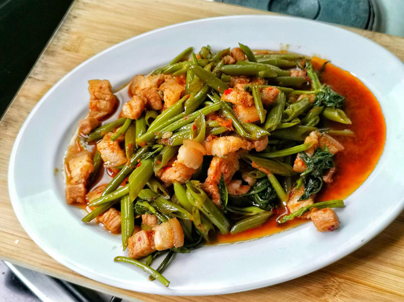 สูตรผัดผักบุ้งเผ็ด ๆ