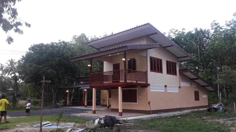 รีโนเวทบ้านสองชั้นครึ่งปูนครึ่งไม้ งบ 5.5 แสนบาท