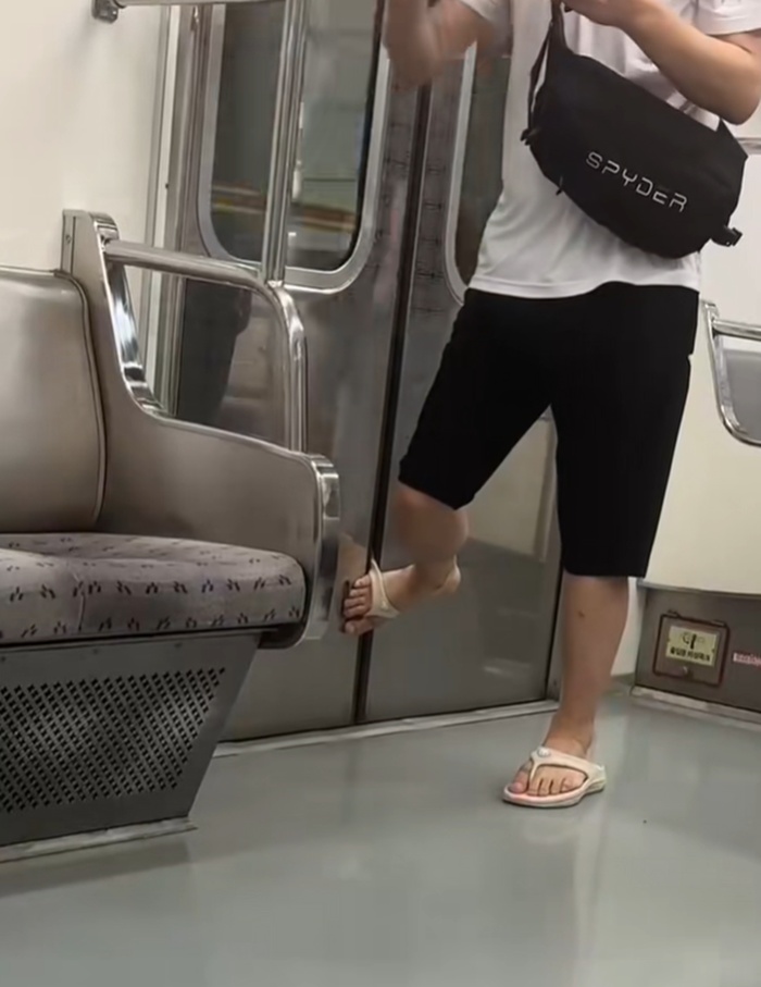 รถไฟใต้ดิน