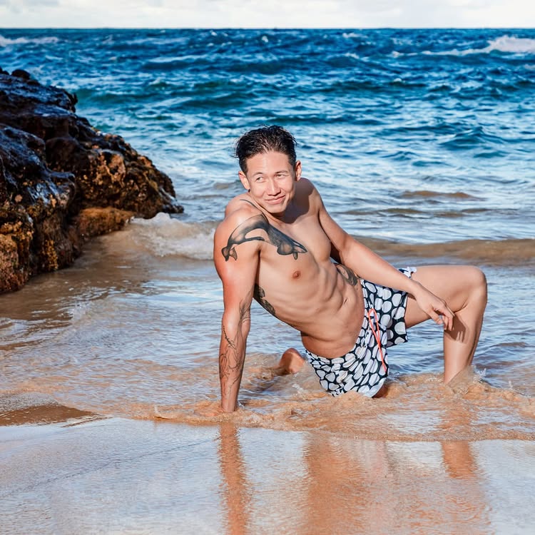 ทราย สก๊อต โชว์หุ่นเฟิร์ม ซิกแพกมาเต็ม อย่างเท่