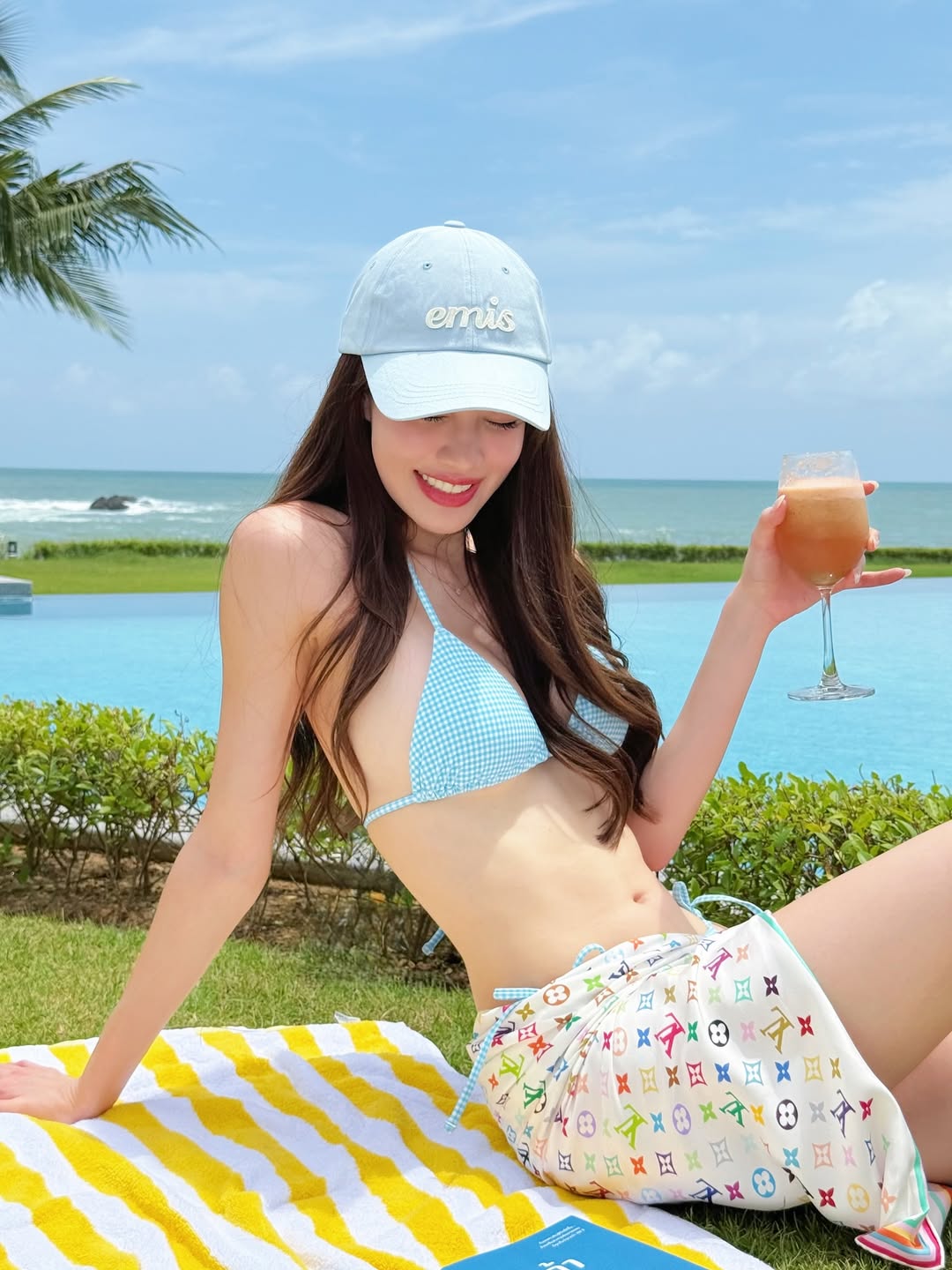 เกรซ กาญจน์เกล้า นุ่งบิกินี่ รีวิวดื่มน้ำผักผลไม้หลากสี