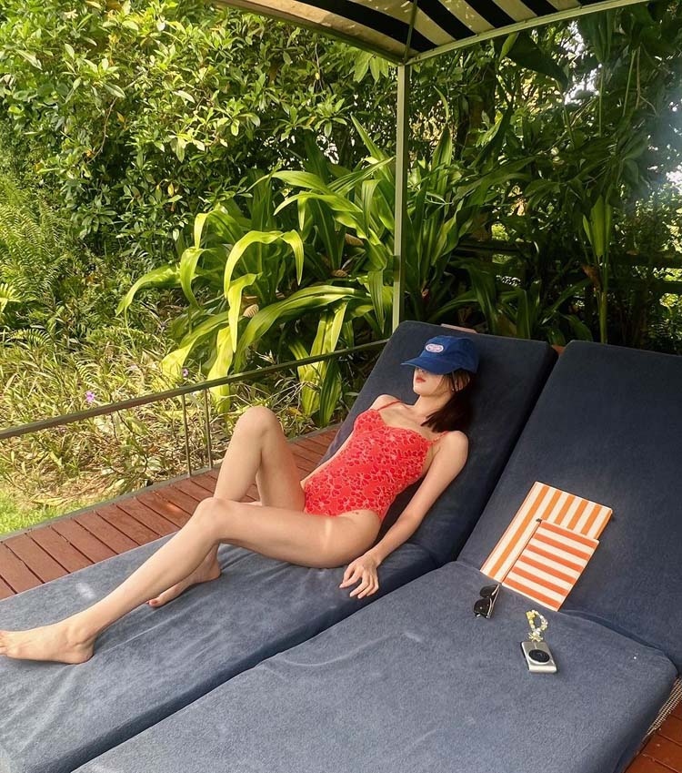 แพรว นฤภรกมล